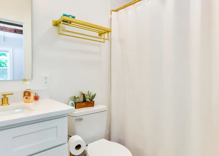 3 Mi To Dtwn Winston-salem: On Miller Park! Apartment *