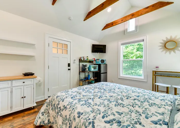 Apartment 3 Mi To Dtwn Winston-salem: On Miller Park!